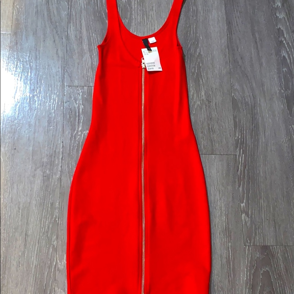 Red bodycon front zipper dress